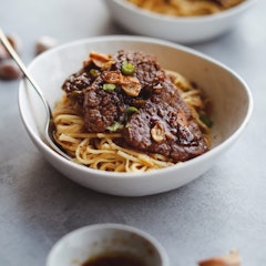 Teriyaki Fillet Beef with Garlic Noodles